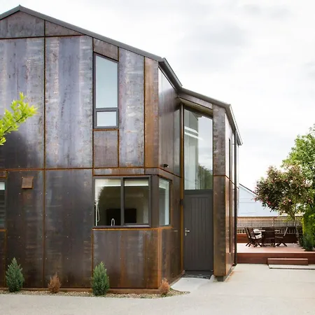 Rusted Charm Villa Wanaka Exterior photo